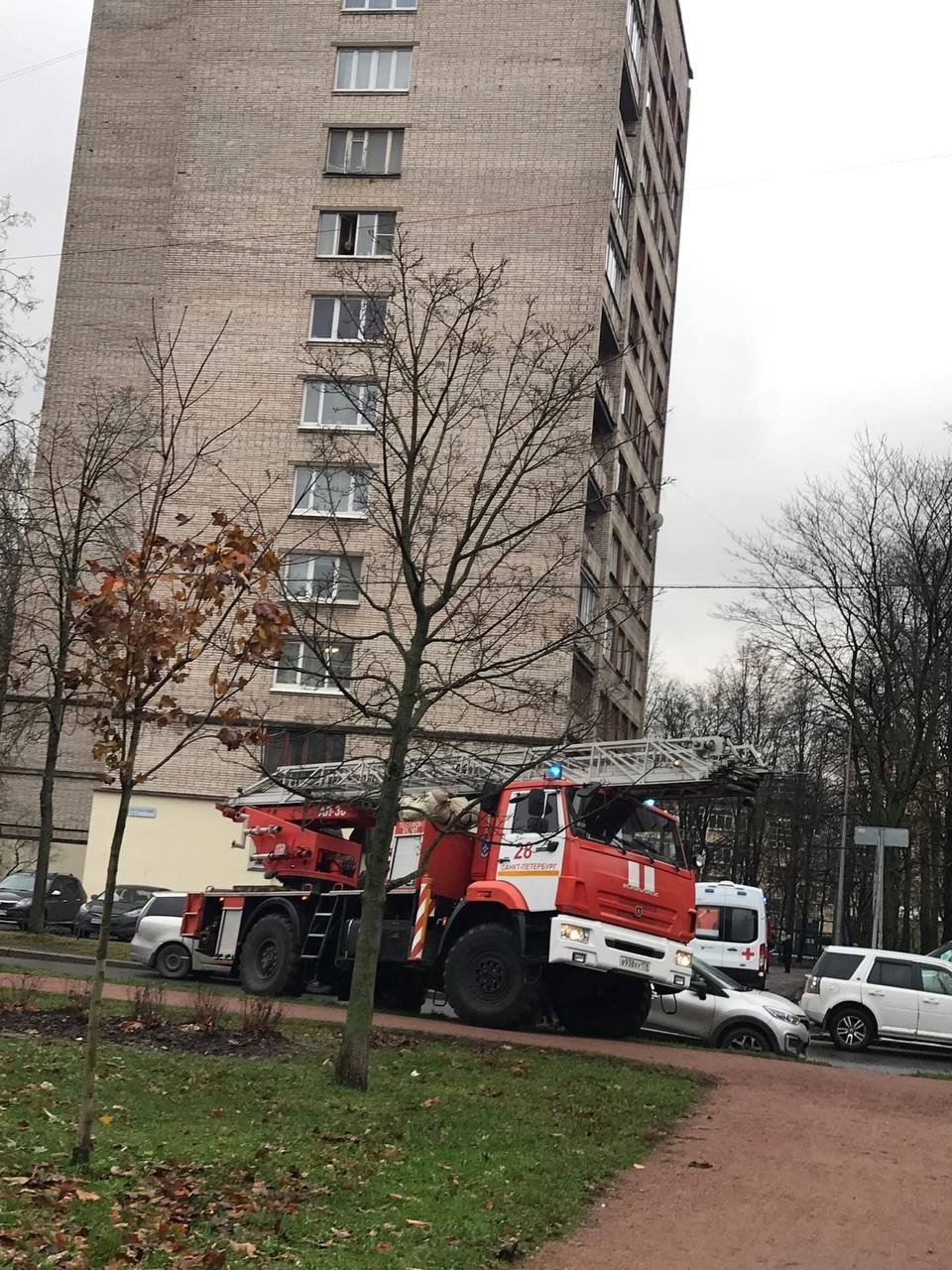 В Петербурге мужчина пострадал в квартирном пожаре в Перевозном переулке 10  ноября 2022 г. - 10 ноября 2022 - ФОНТАНКА.ру