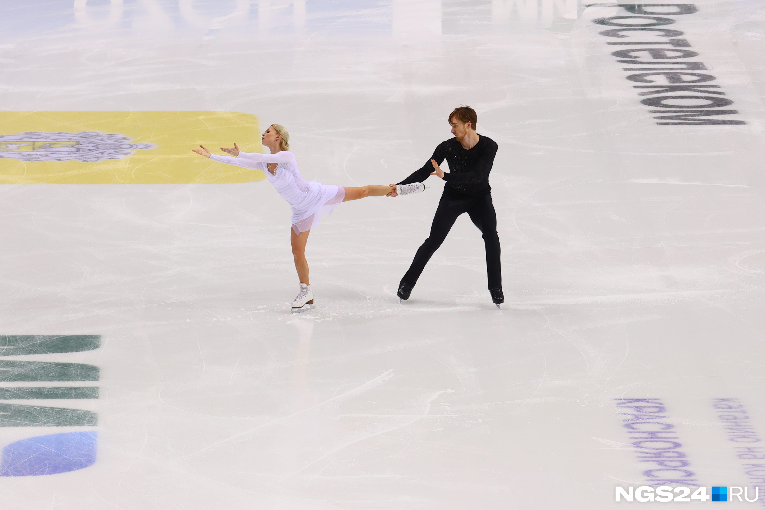 Фигурное катание 1 канал спортивные пары. Владимир Морозов фигурист. Артём Федорченко фигурист. Дмитрий Козловский фигурист. Анастасия Мишина и Александр Галлямов.