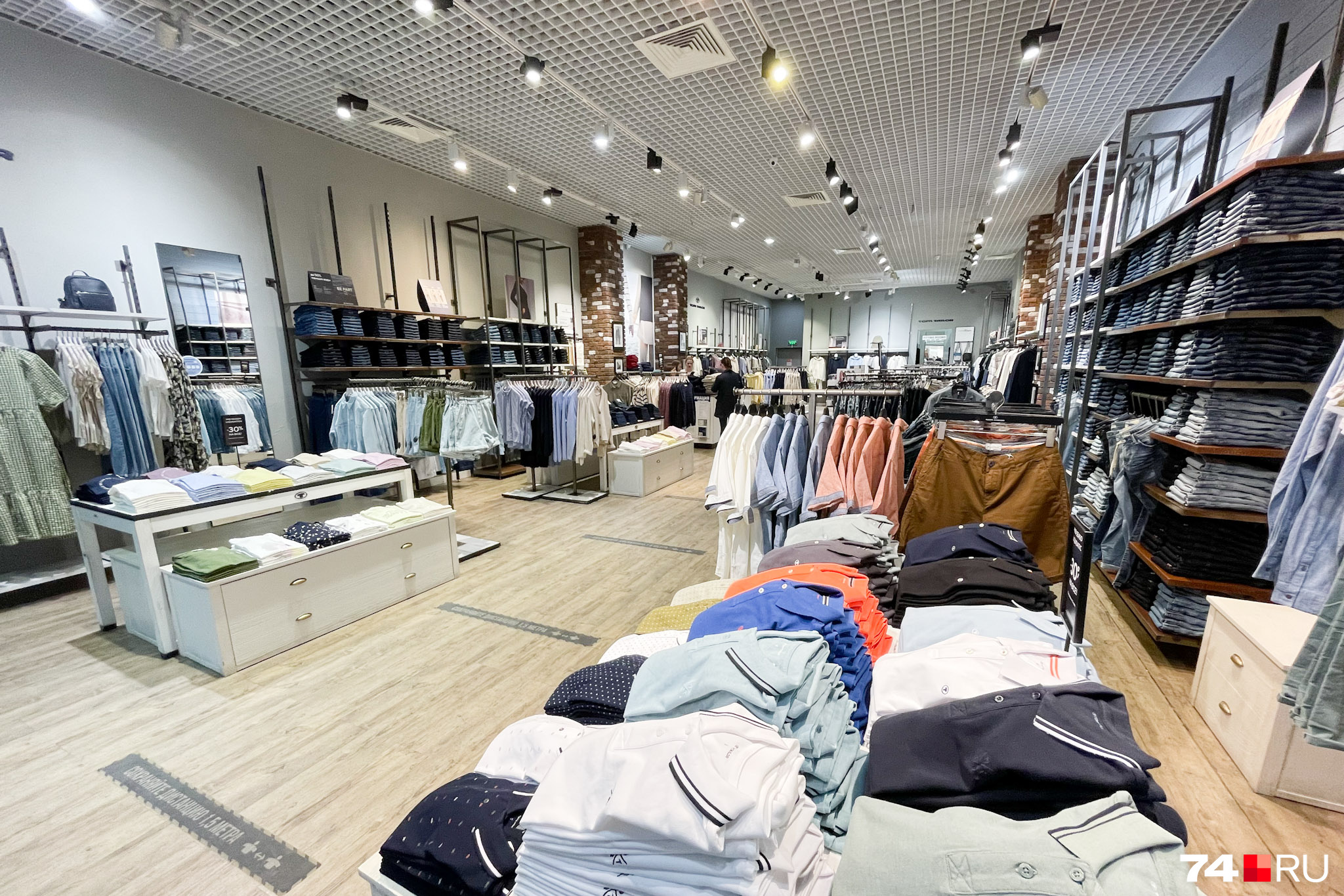 том тейлор одежда. Tom tailor одежда. Tom tailor store. Tom tailor футболка мужская. Tom tailor vintage.