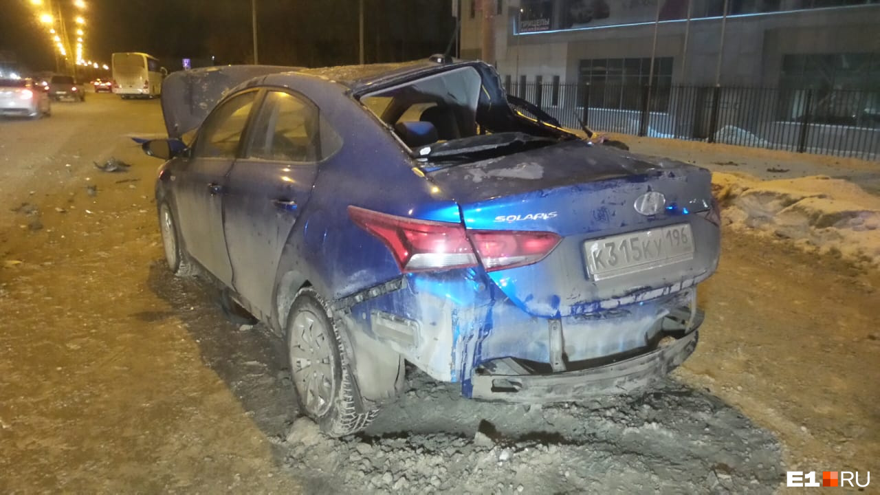 Левая часть Hyundai целая Левая часть Hyundai целая