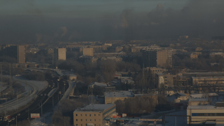 Челябинск окутал густой туман со смогом