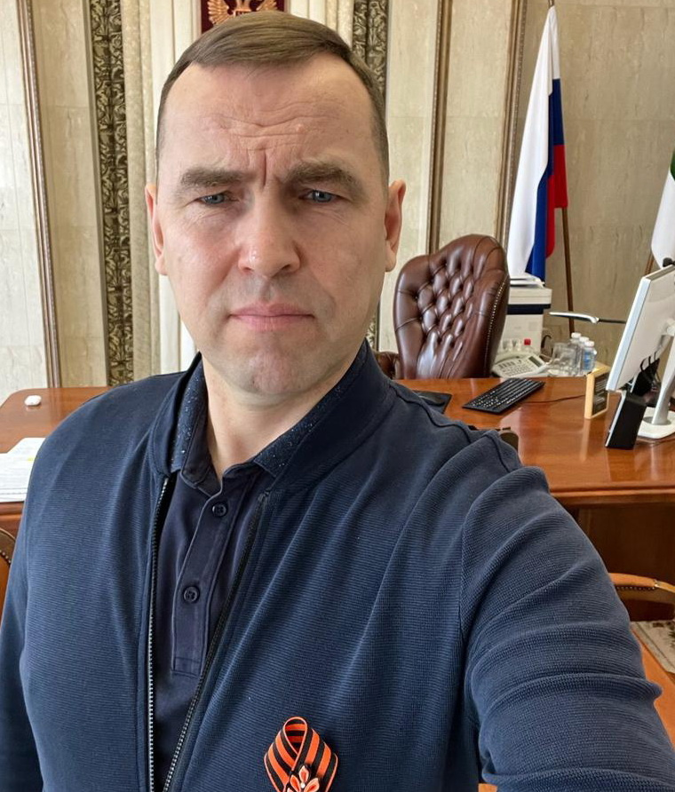 Вадим Шумков сам тоже стал носить георгиевскую ленту