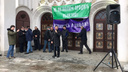 «Проорались и разошлись». Стоит ли встречать Новый год в Абхазии во время очередной «мандариновой» революции
