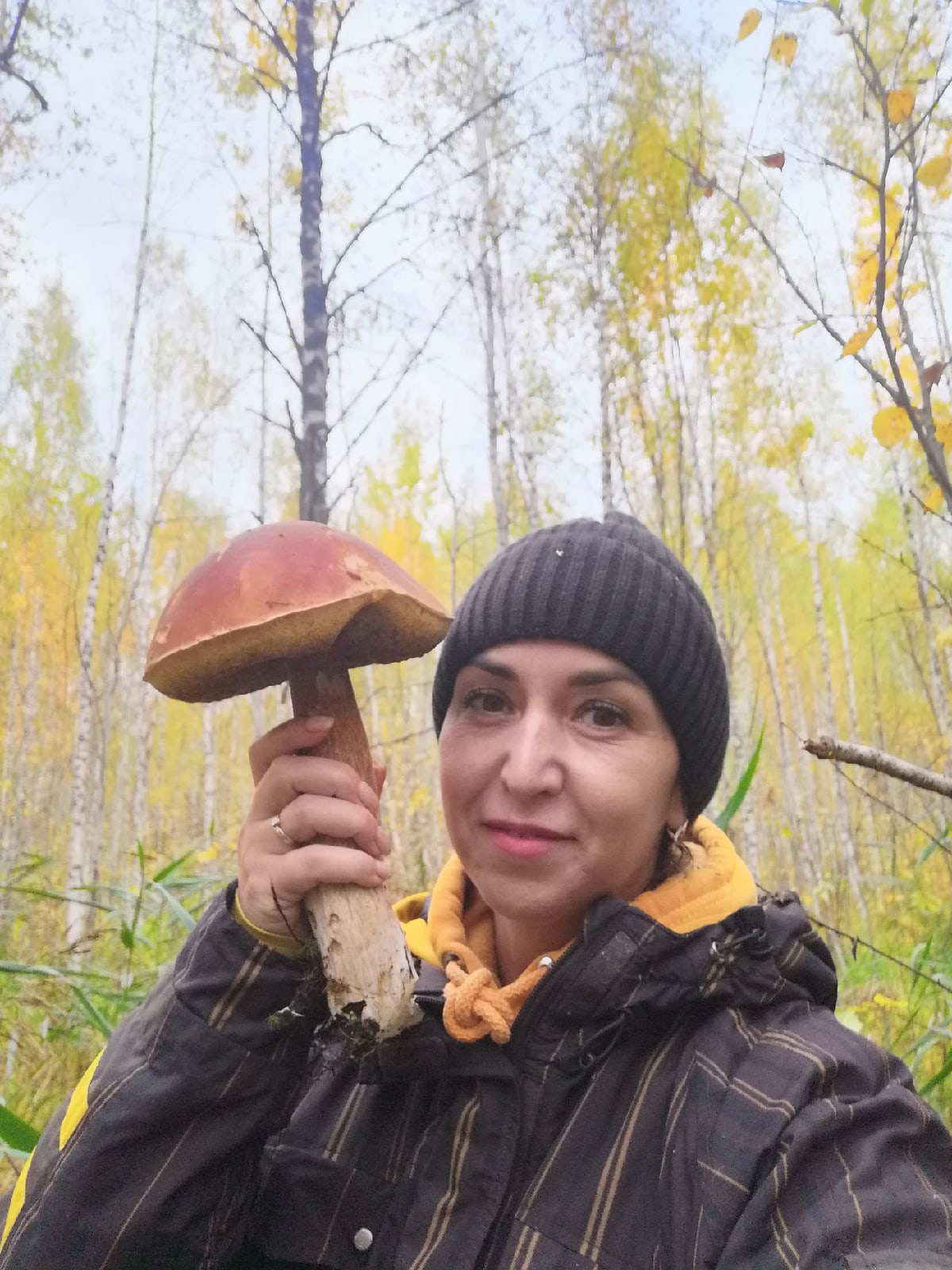 Ярославна поделилась своей фотографией с грибом, который нашла в деревне Искробол