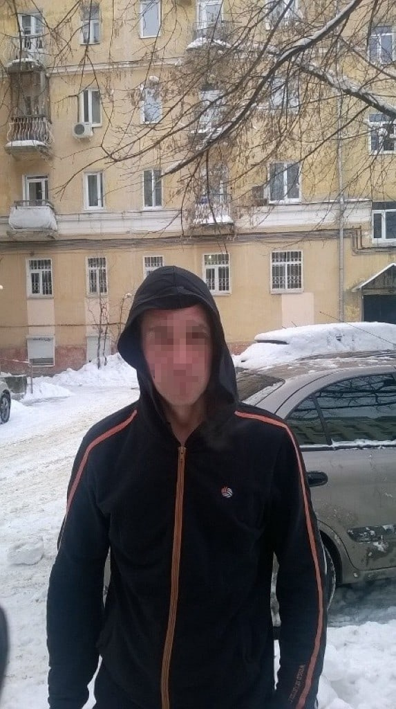 По словам соседей, мужчина часто устраивал гулянки По словам соседей, мужчина часто устраивал гулянки