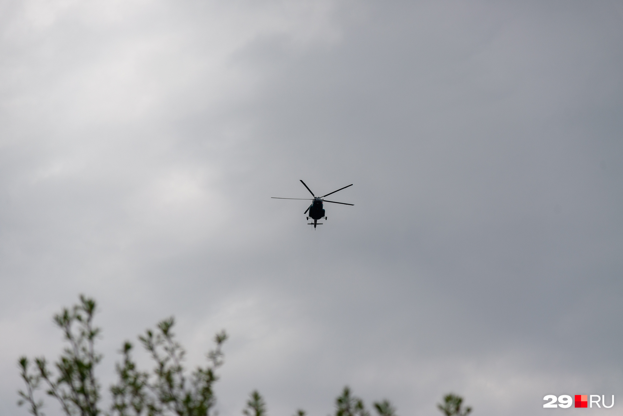 Экипаж упавшего вертолета Ми-8 нашли в Жигаловском районе
