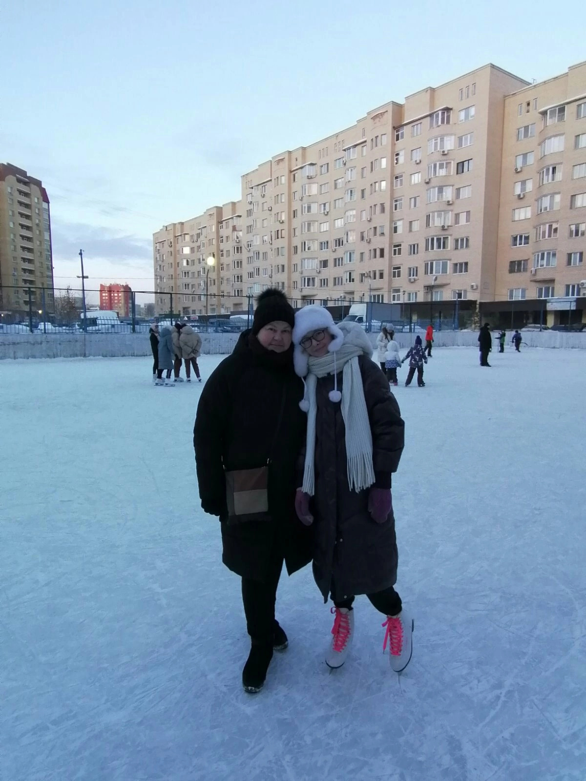 Мама Арины, и мы вас поздравляем! Желаем всего самого хорошего и светлого, что есть в жизни Мама Арины, и мы вас поздравляем! Желаем всего самого хорошего и светлого, что есть в жизни