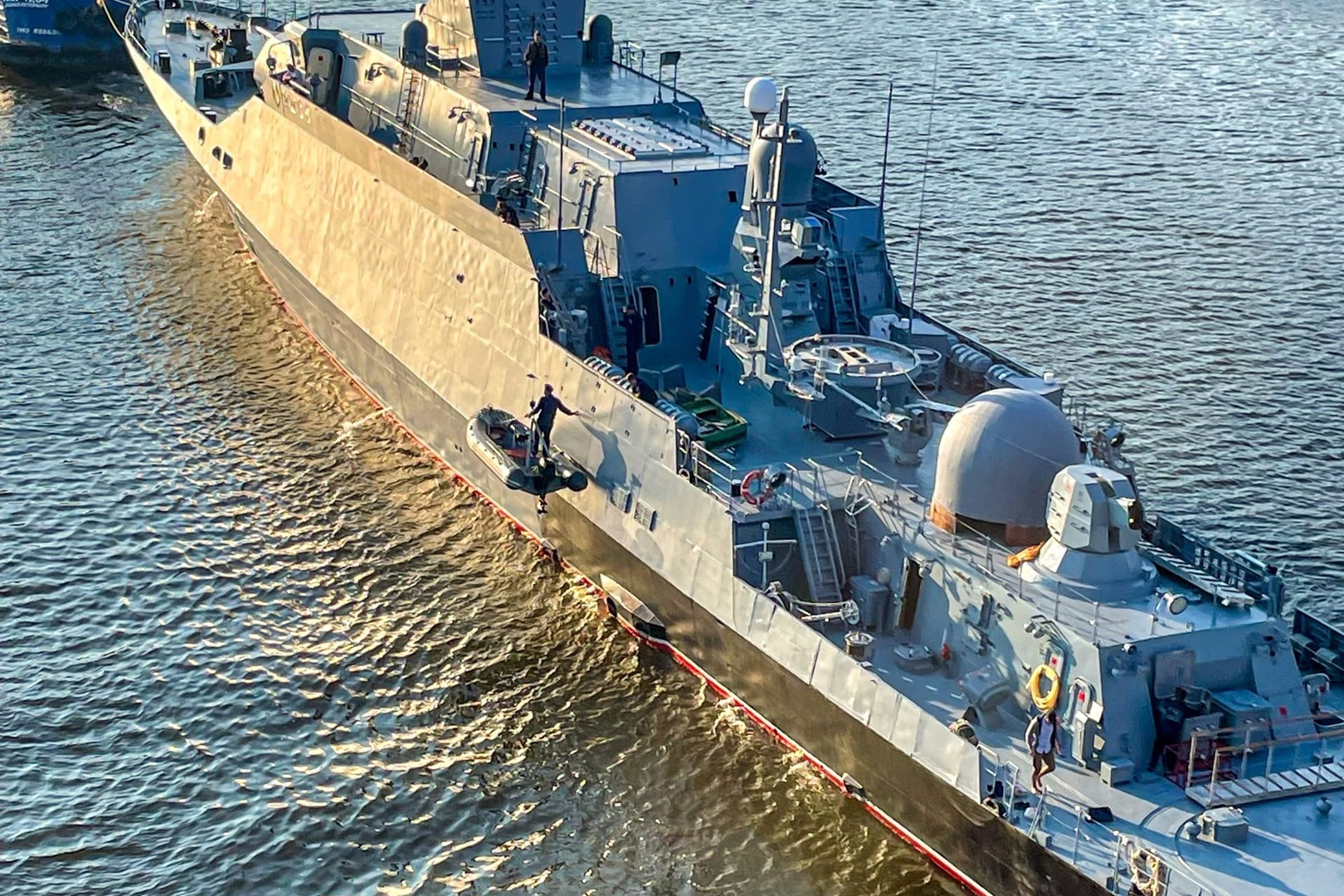 Крупный военный флот. Военный корабль. Самый мощный боевой корабль. Самые большие военные корабли России. Русский военный корабль.