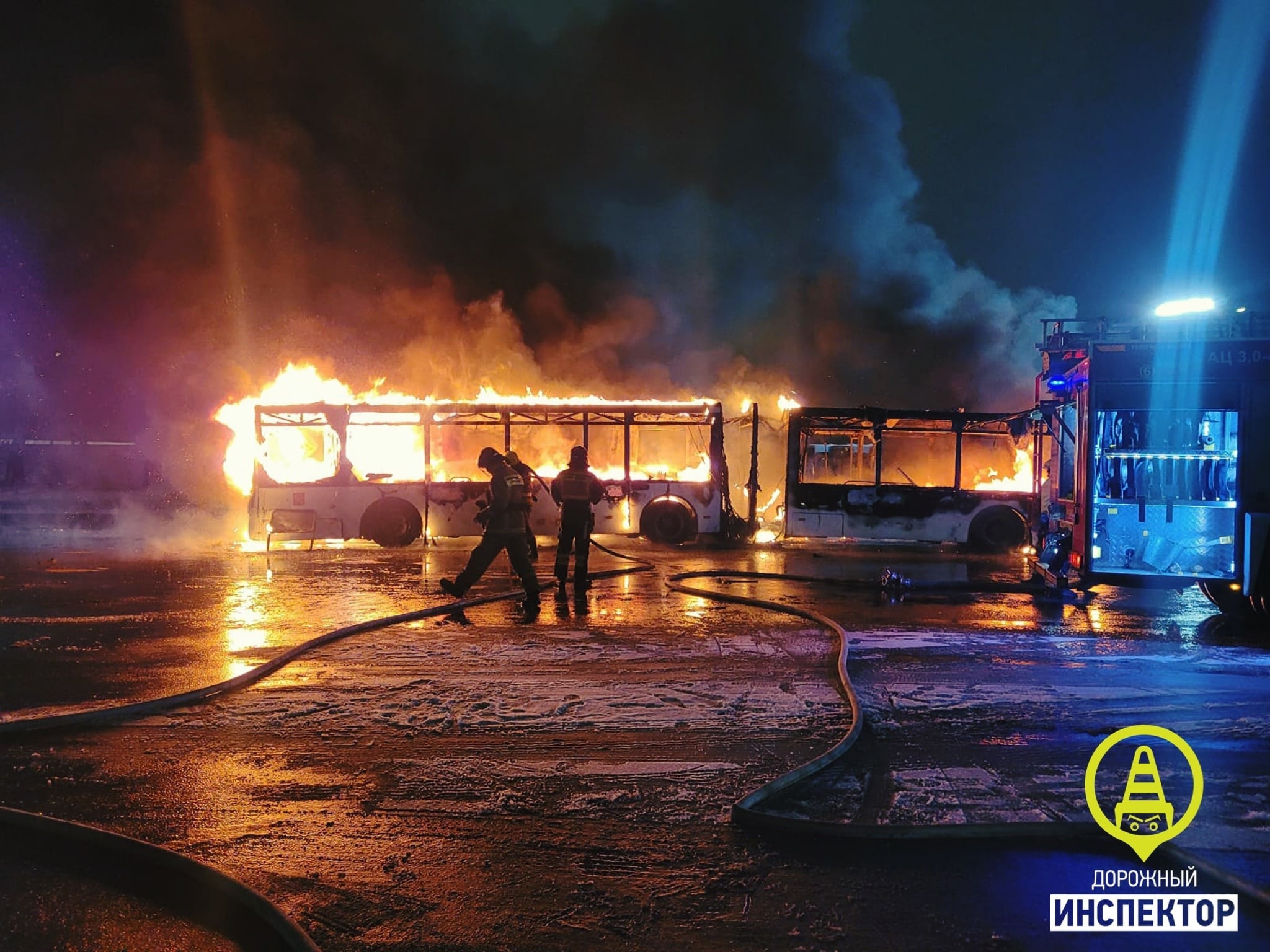 «Волгабас» горел в автобусном парке. Сначала тушил водитель