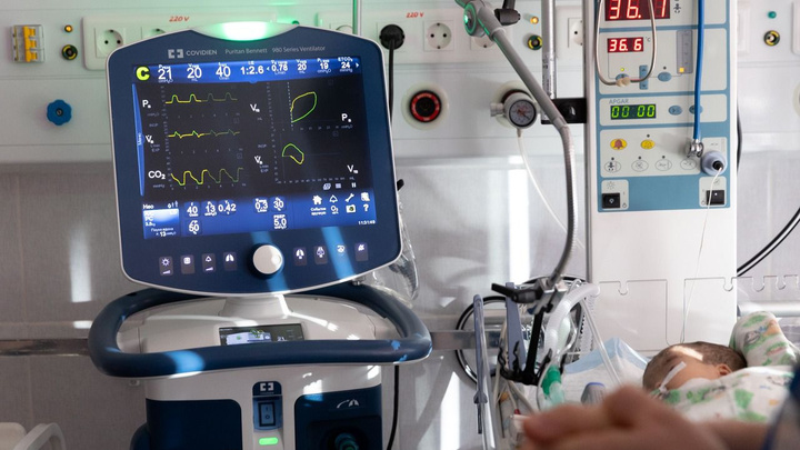 Уральские бизнесмены купили детской больнице аппараты ИВЛ для крохотных пациентов