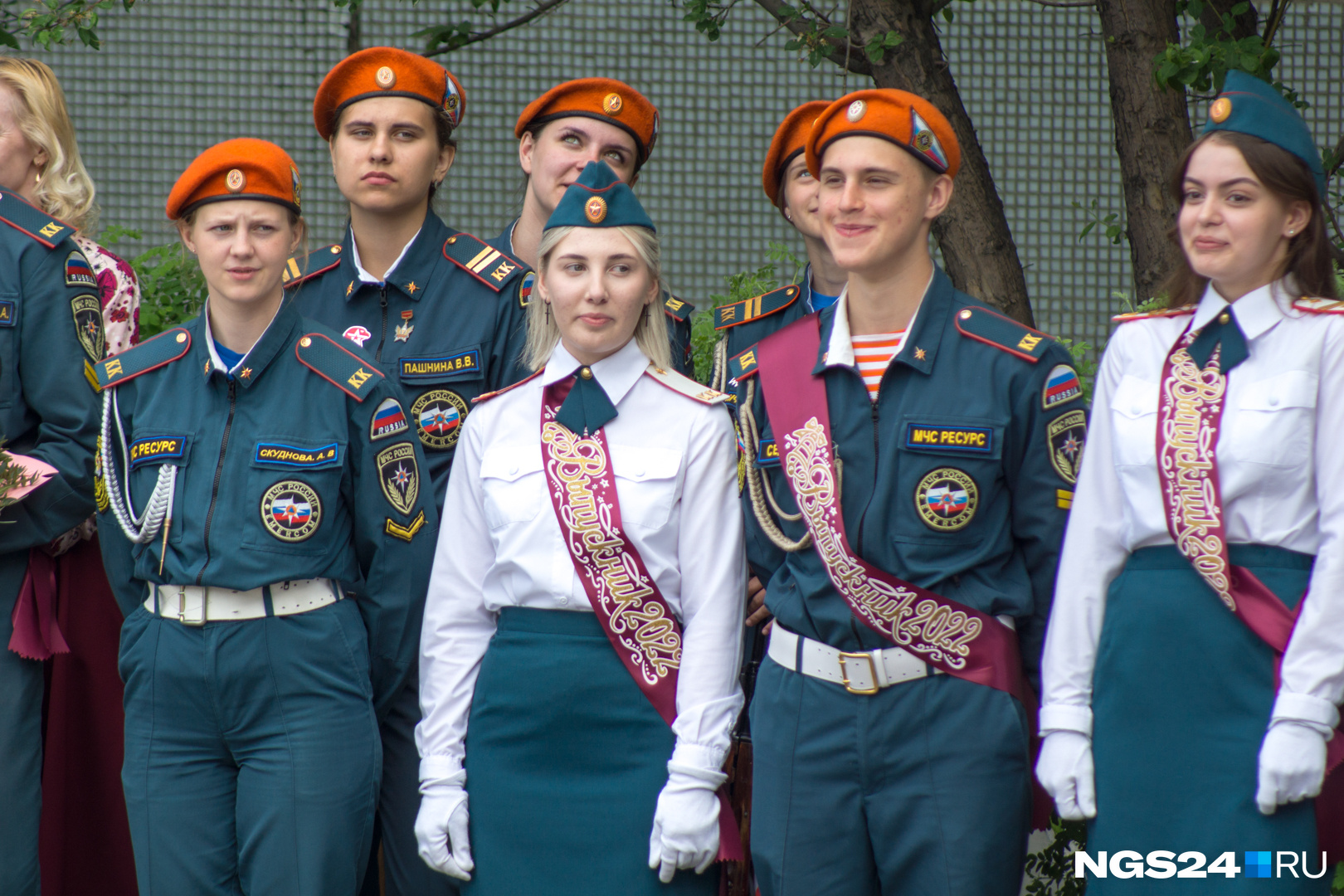 В класс МЧС принимают мальчиков и девочек со всего края. Мальчиков пока больше В класс МЧС принимают мальчиков и девочек со всего края. Мальчиков пока больше