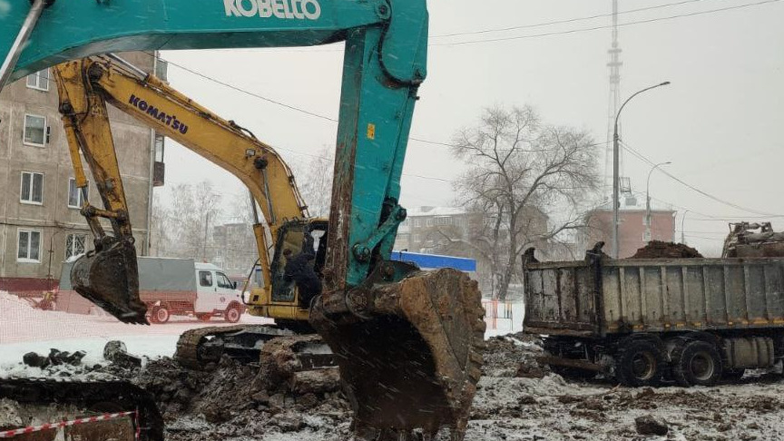 Разрытые улицы, снесенные дома: глава Кемерова показал, что рабочие делают на перекрытых дорогах