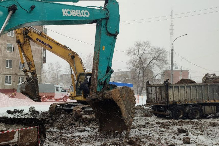 Разрытые улицы, снесенные дома: глава Кемерова показал, что рабочие делают на перекрытых дорогах