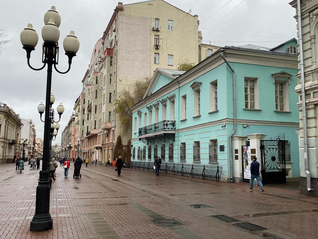 Дом пушкина в арбате. Мемориальная квартира пушкина на арбате.
