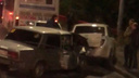«Подъехали пожарные и реанимация»: в Ярославле произошло массовое ДТП с автобусом. Видео