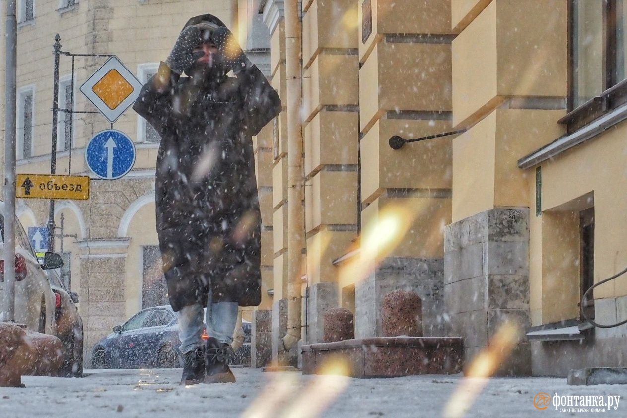 Метель, ветер и резкий скачок температуры принёс в Петербург атмосферный фронт