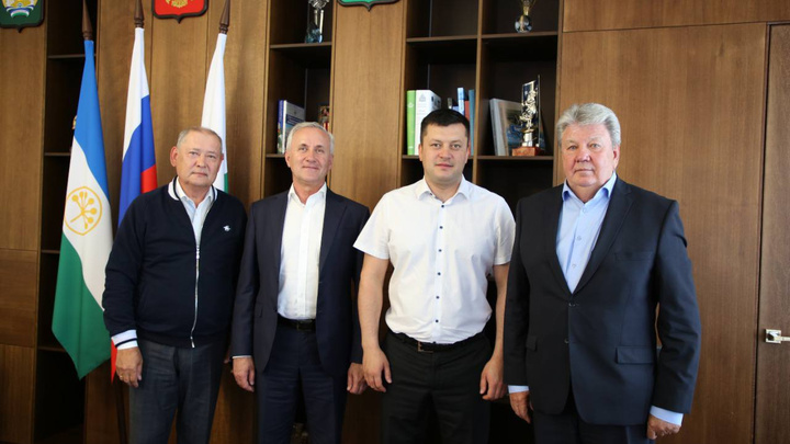 Ратмир Мавлиев встретился с бывшими мэрами Уфы
