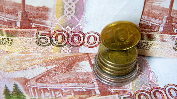 Иркутск обошел Екатеринбург и Казань по уровню зарплат за первую половину 2022 года