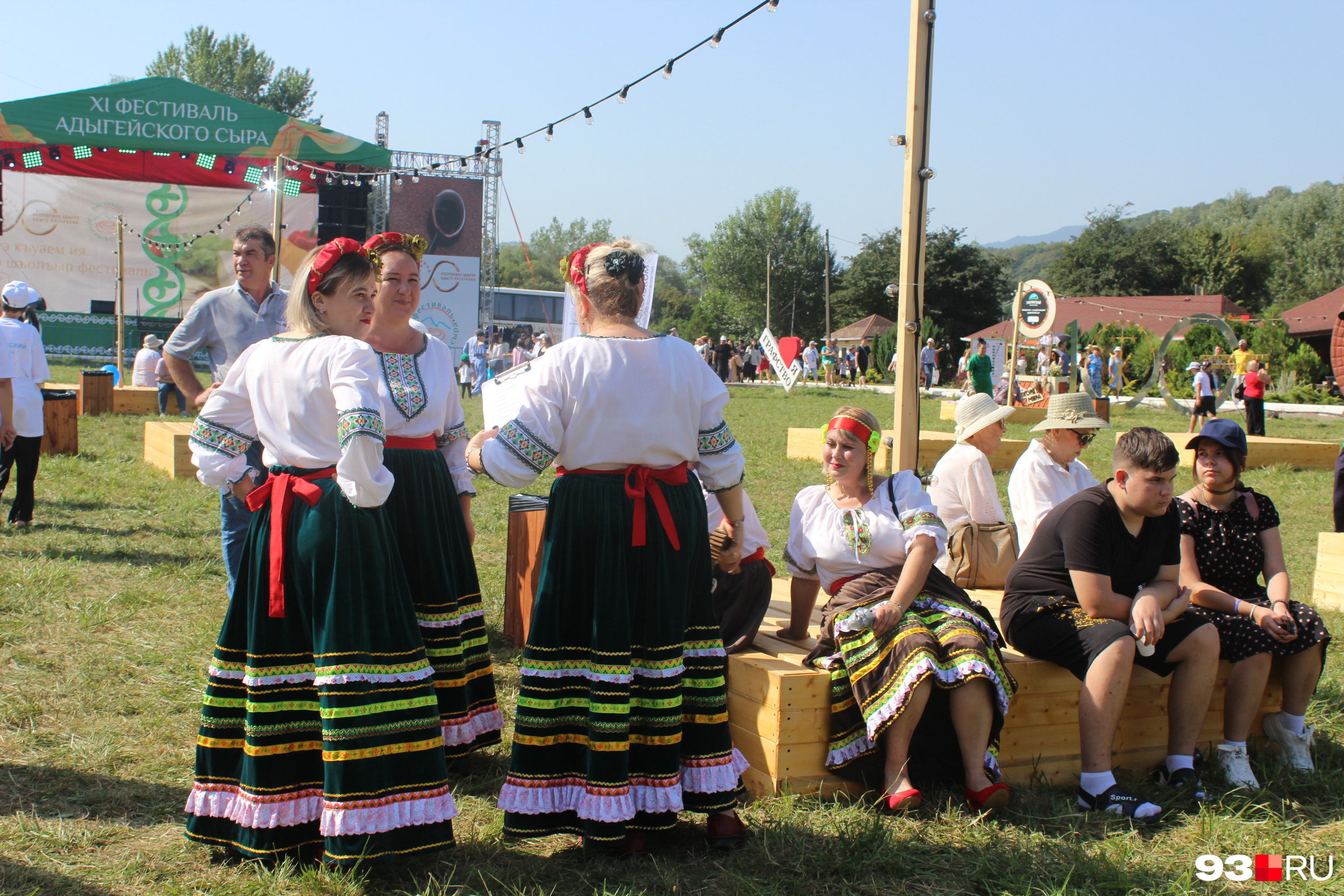 Было много народных коллективов