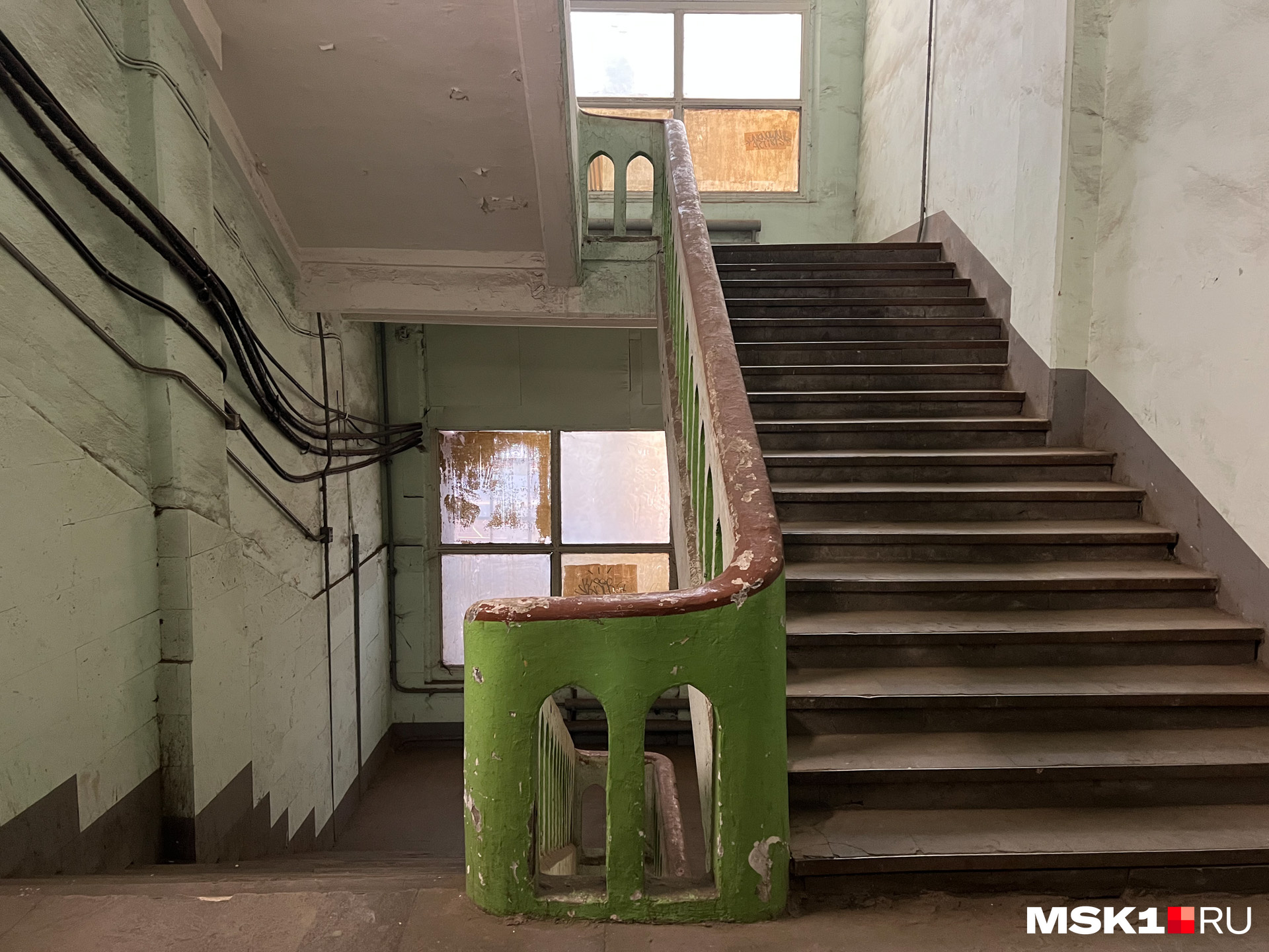 Ремонта, кажется, тут давно не было Ремонта, кажется, тут давно не было