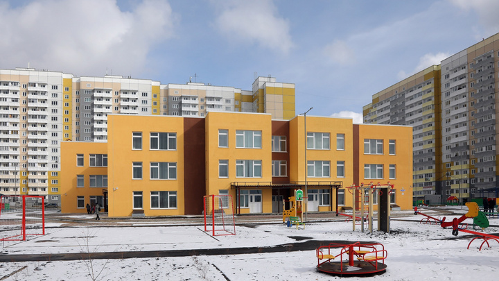 Добрались до малышей: в Красноярске эвакуируют все детские сады