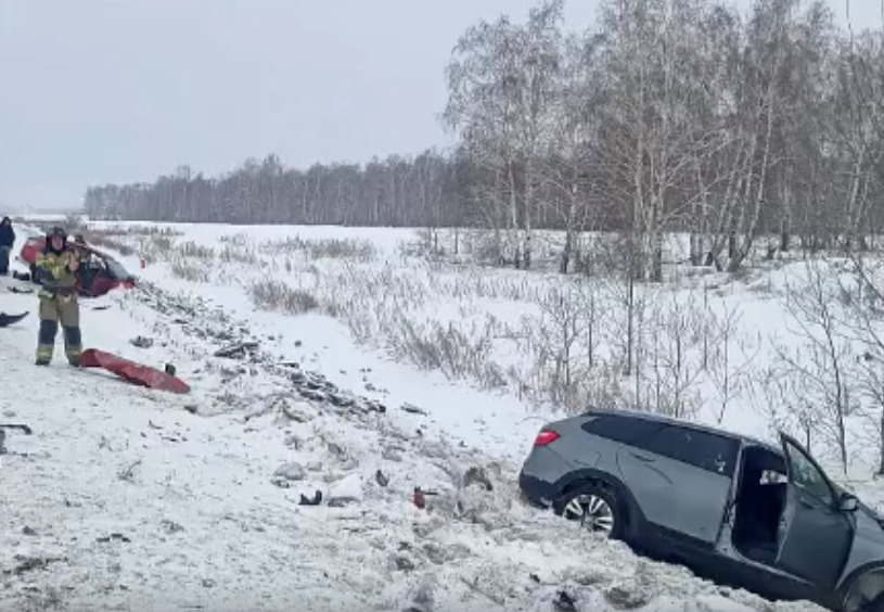 Водители обеих легковушек погибли Водители обеих легковушек погибли