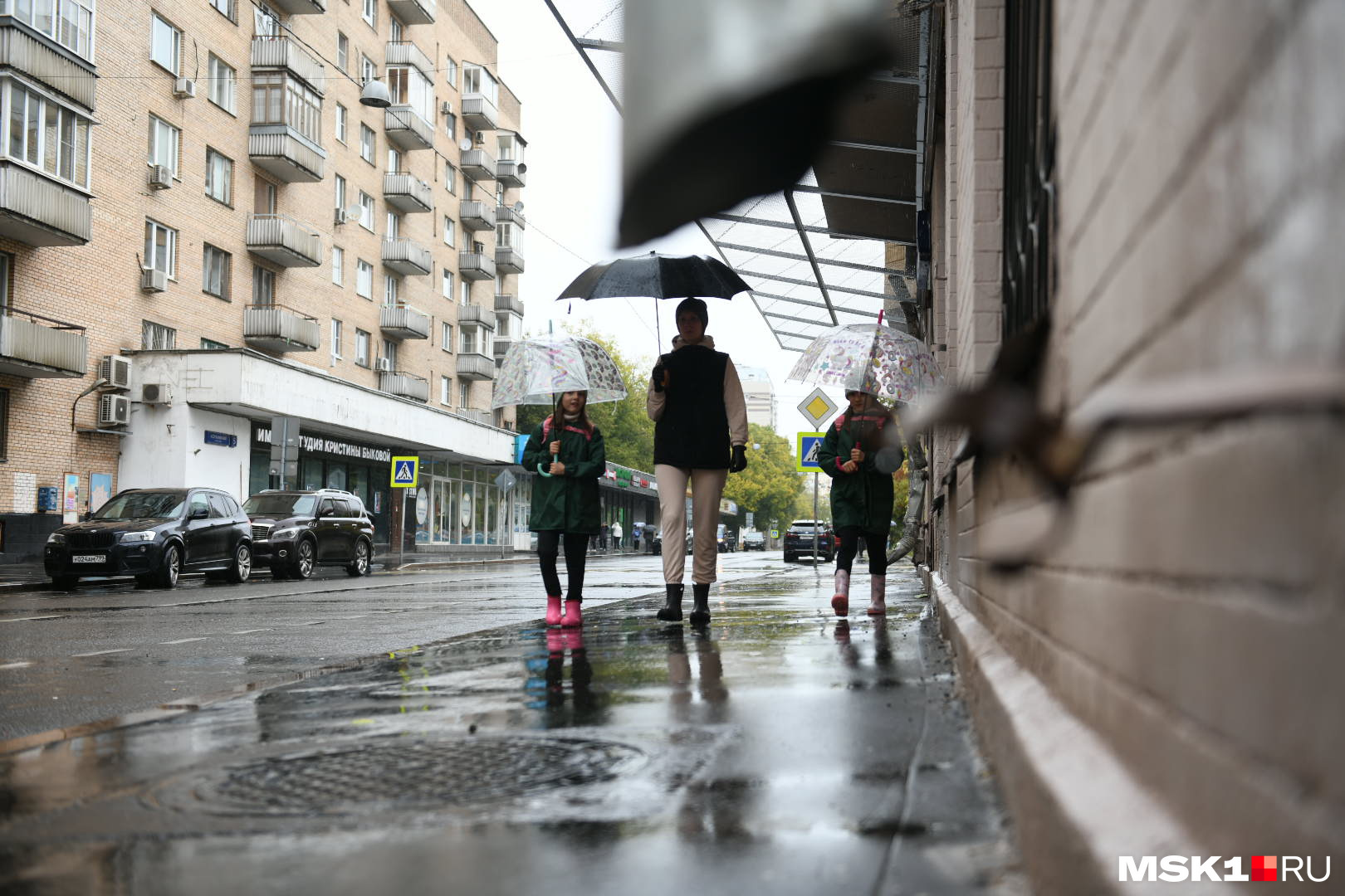 Дождь в москве. Улица под дождем. Дождь на улице. Дождливая Москва.