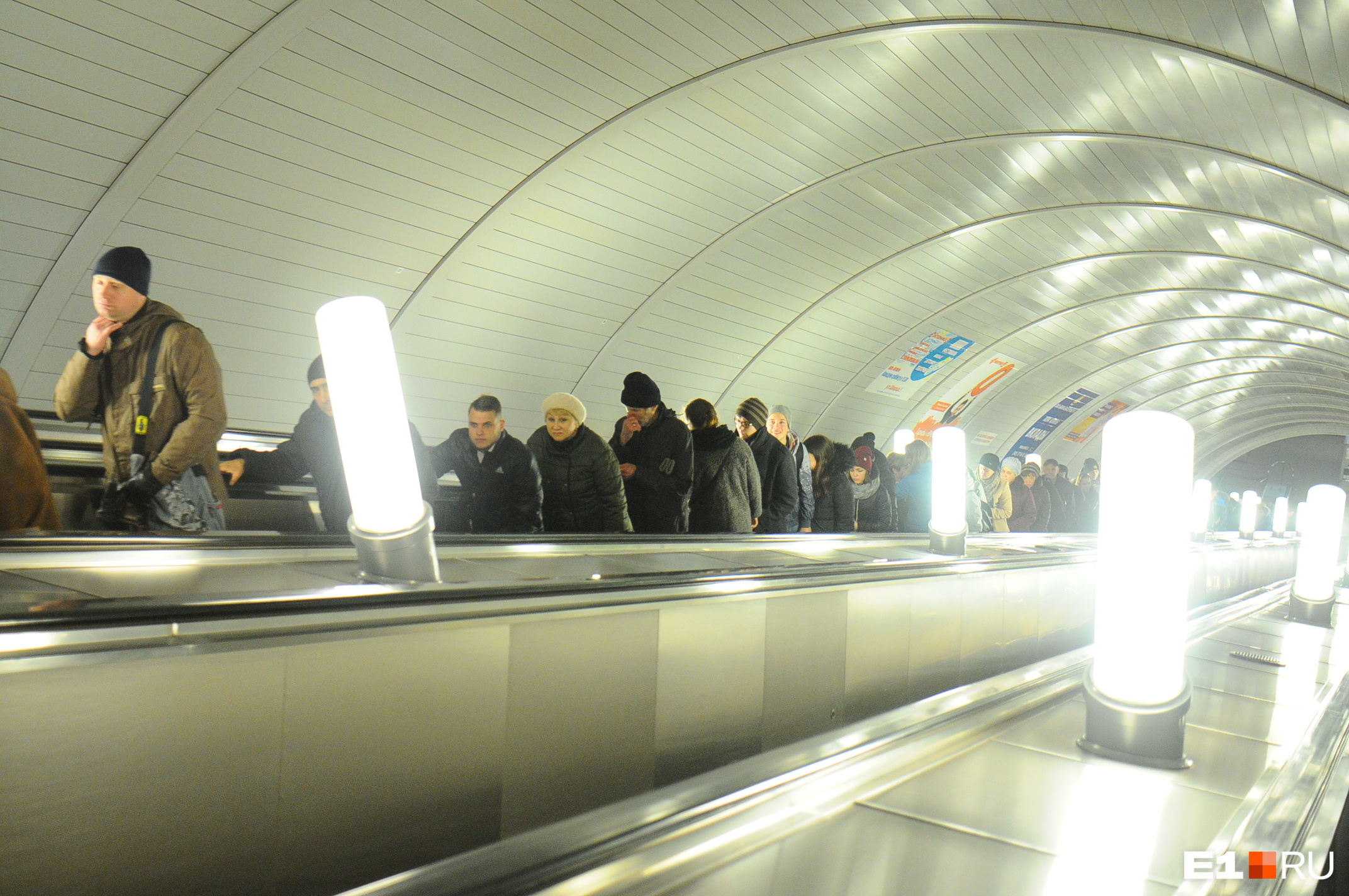 Поезда проезжали мимо. Стало известно, почему в Екатеринбурге закрыли станцию метро «Чкаловская»