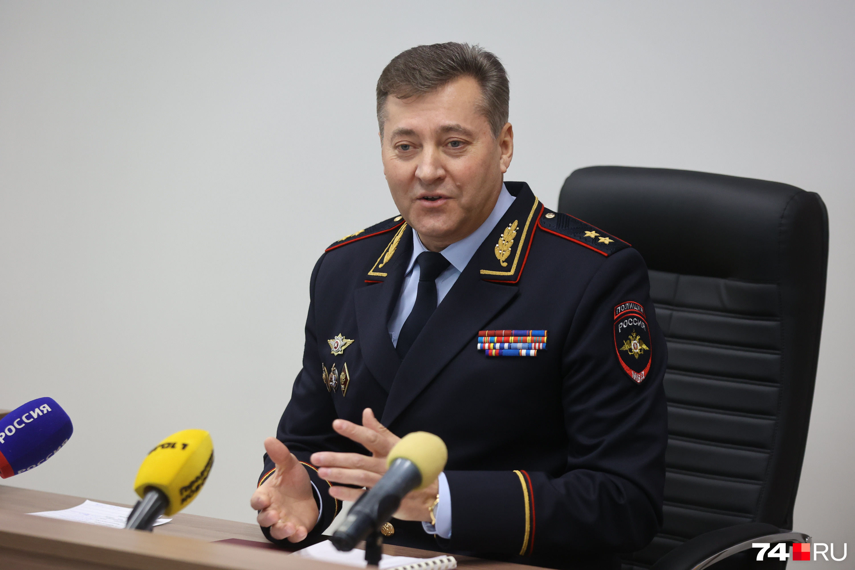 Михаил Скоков сегодня пообещал журналистам ответить на любые вопросы и обещание сдержал Михаил Скоков сегодня пообещал журналистам ответить на любые вопросы и обещание сдержал