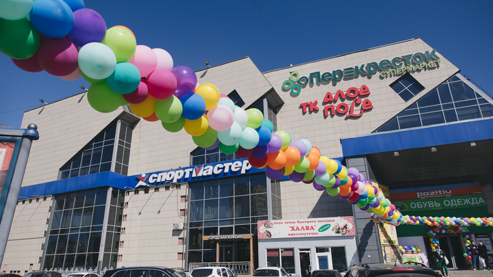«Ведут себя как цыгане»: по Челябинску гастролируют продавцы «брендовой» одежды с агрессивным маркетингом