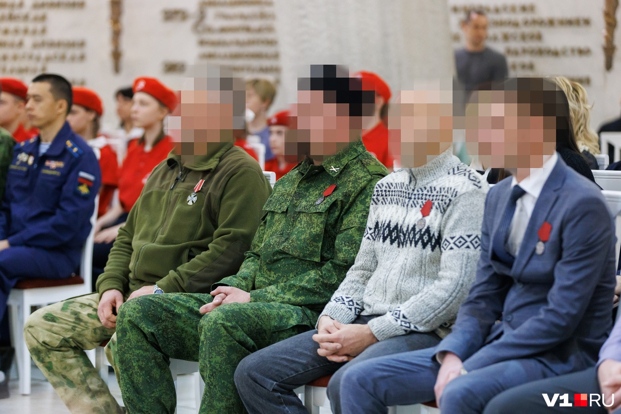 Очень разные мужчины, делающие одно дело