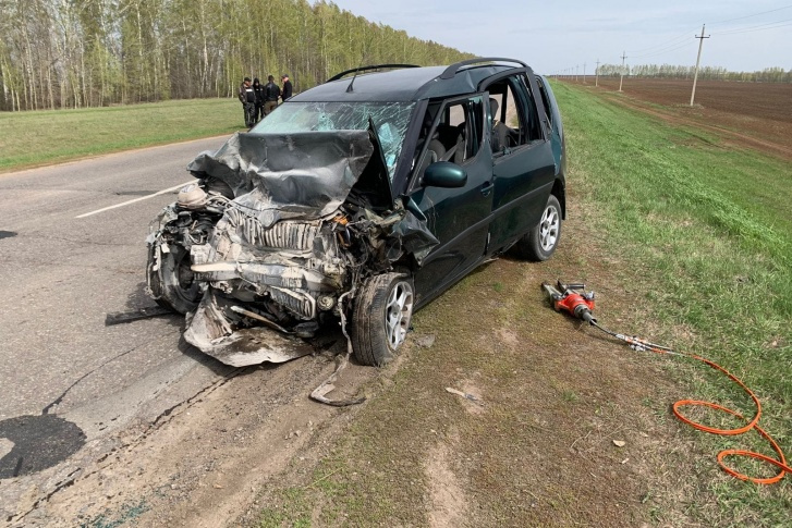 В Skoda скончались трое В Skoda скончались трое