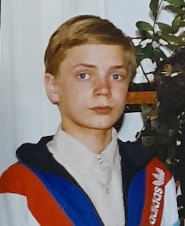 Портрет Дмитрия с общей школьной фотографии