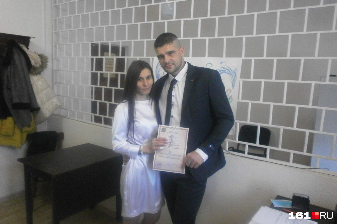 Свадебное фото Ирины и Дмитрия Мащенко в колонии