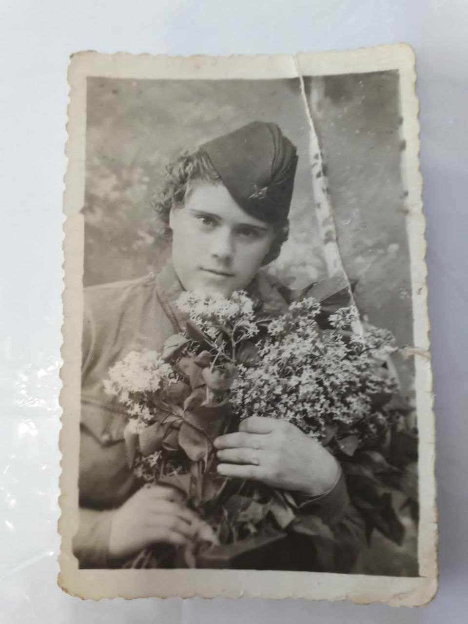 Жена героя СССР Анна Белякова с 1943 года служила в банно-прачечном отряде, потом была переведена поваром Жена героя СССР Анна Белякова с 1943 года служила в банно-прачечном отряде, потом была переведена поваром