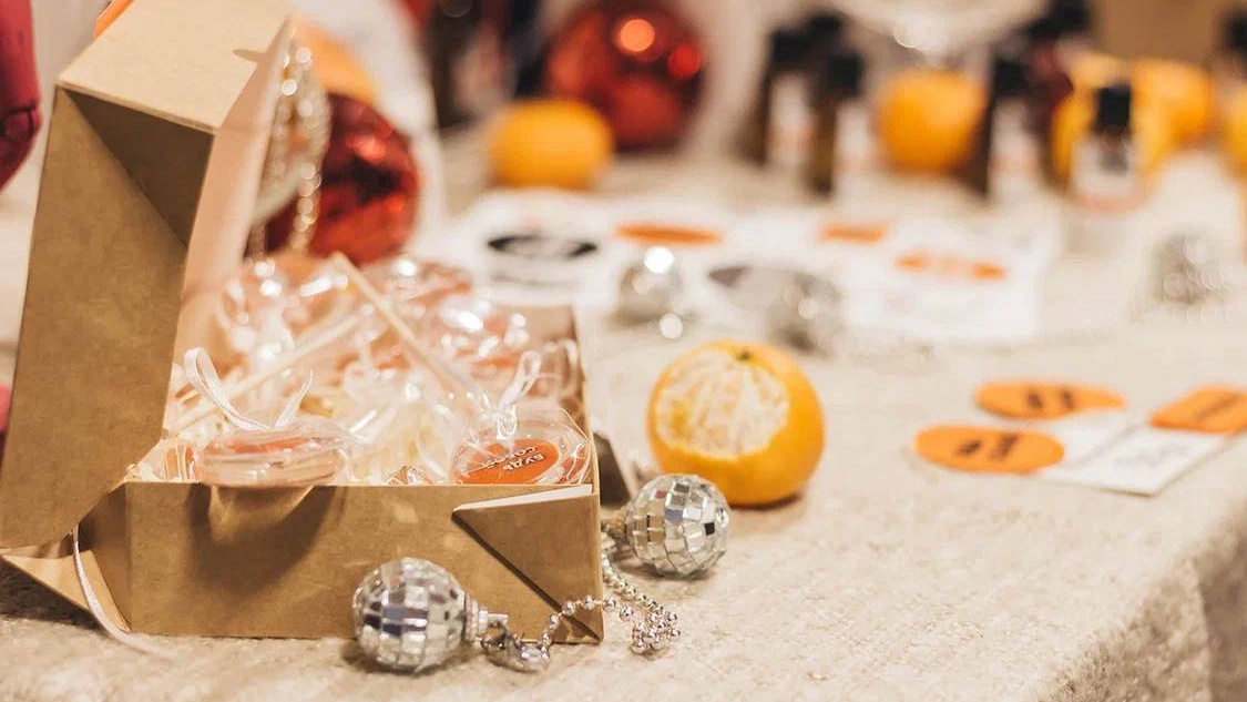 Где найти дешевый наряд на Новый год и как избавиться от ненужных подарков — в колонке сибирячки