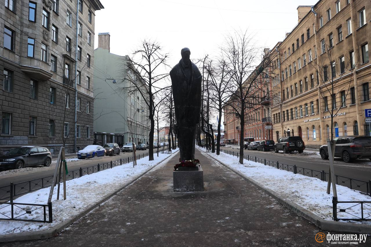 Памятник блоку в санкт петербурге новый