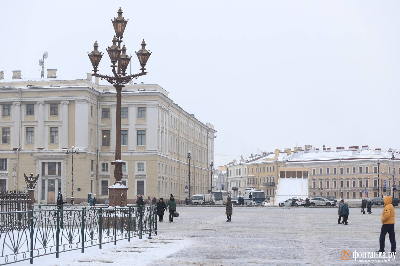 Горка на дворцовой площади