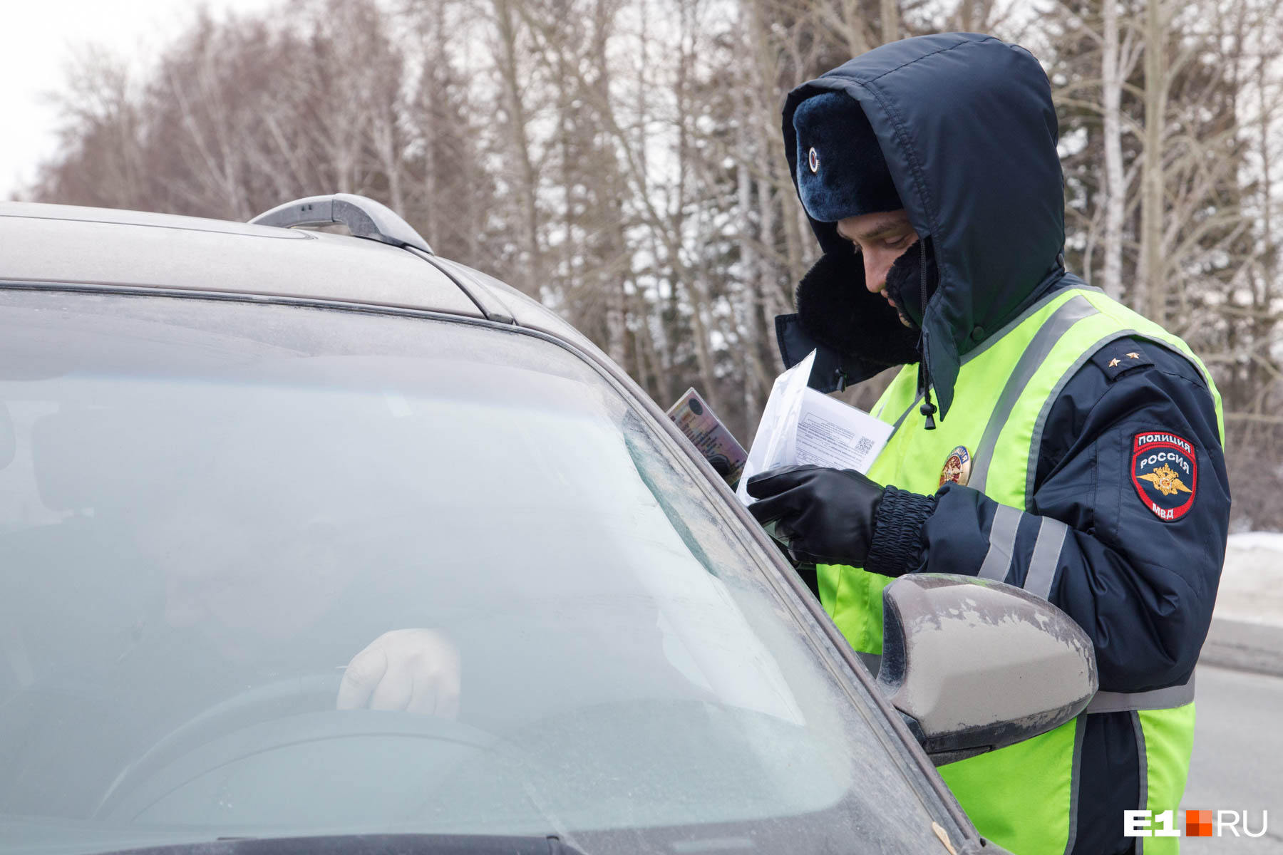 В Иркутской области полицейские в морозы спасли пятерых водителей