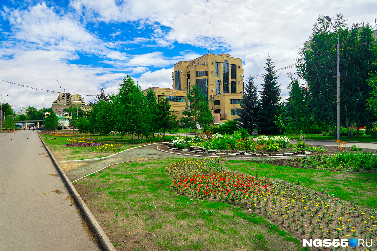 Green омск. Зелёный остров Омск. Парк зеленый остров Омск. ПКИО зеленый остров Омск. Парк на Водниках Омск.