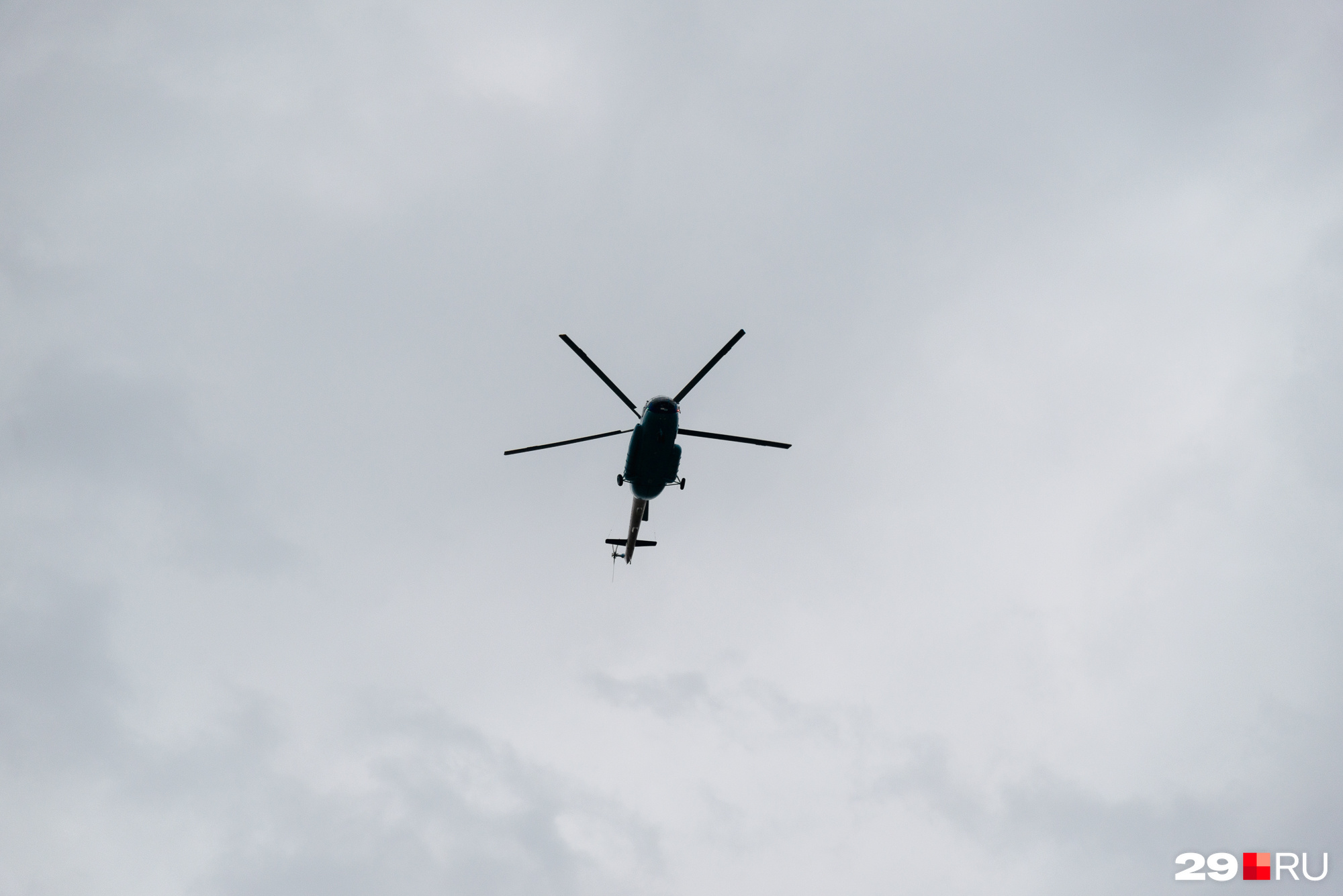 Кобзев: Вертолет Ми-8 совершил аварийную посадку, когда летел на Ковыкту