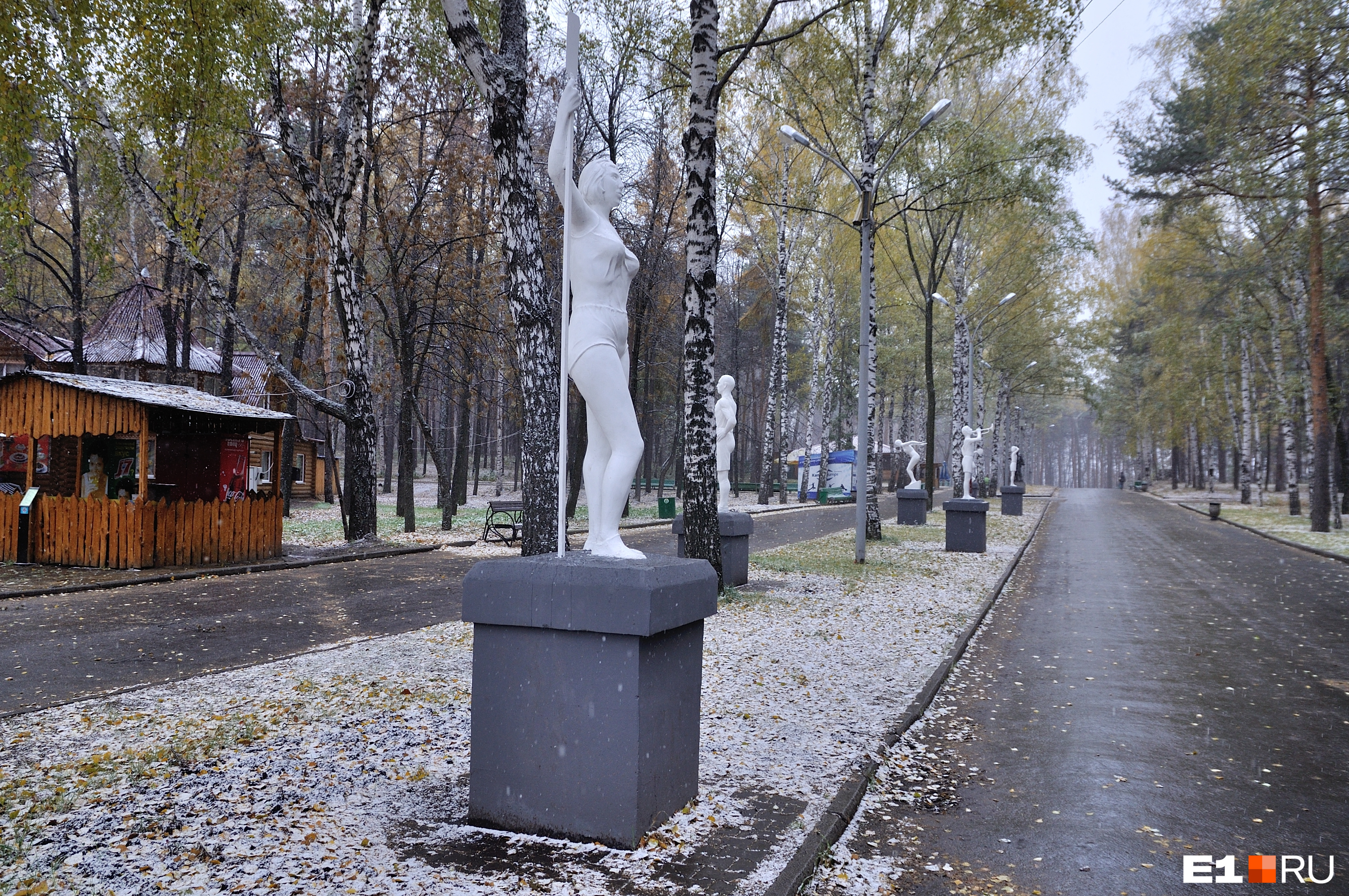 В скором времени здесь появятся урны и лавочки