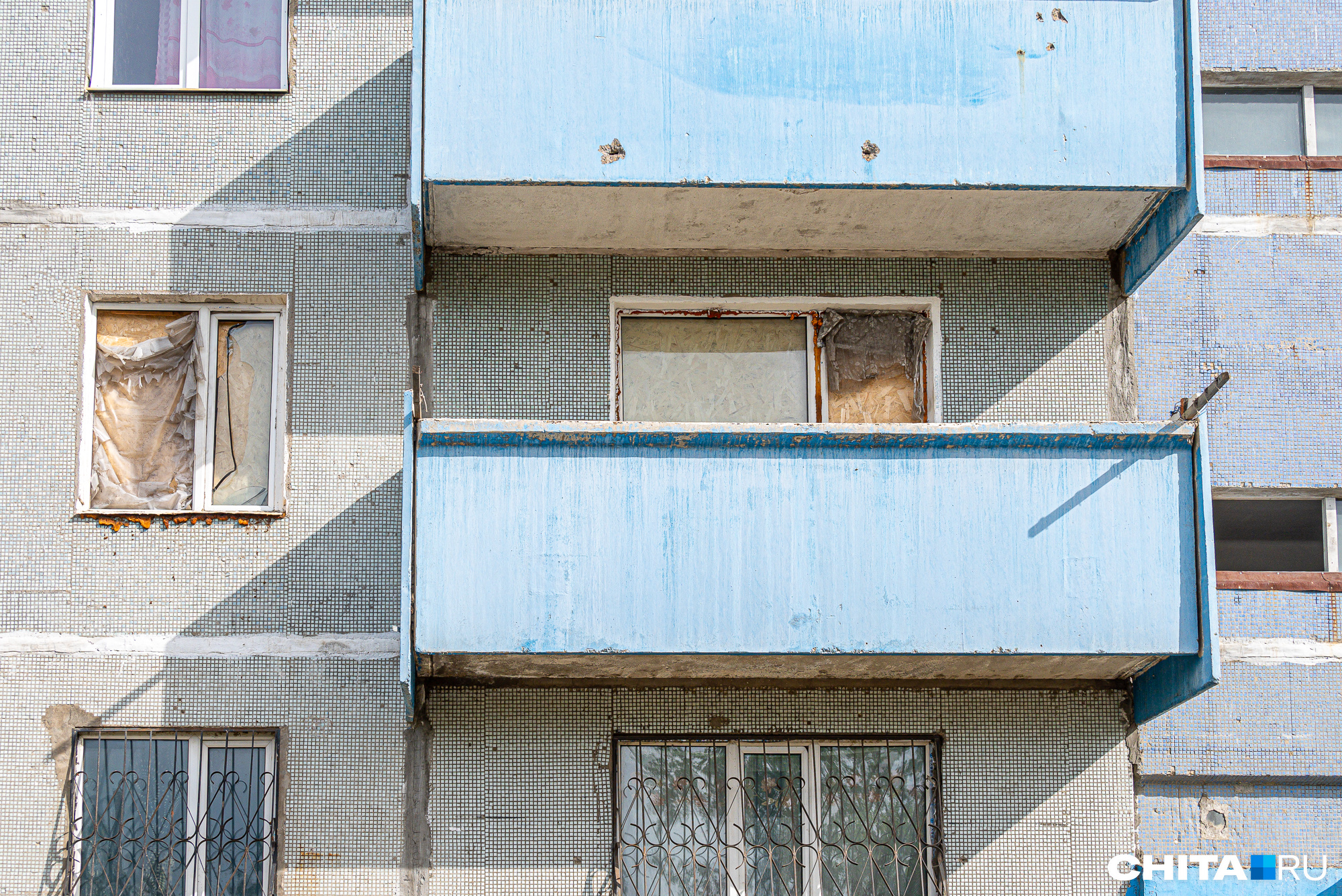 Трубу прорвало в пустой квартире в забайкальском городе Борзя