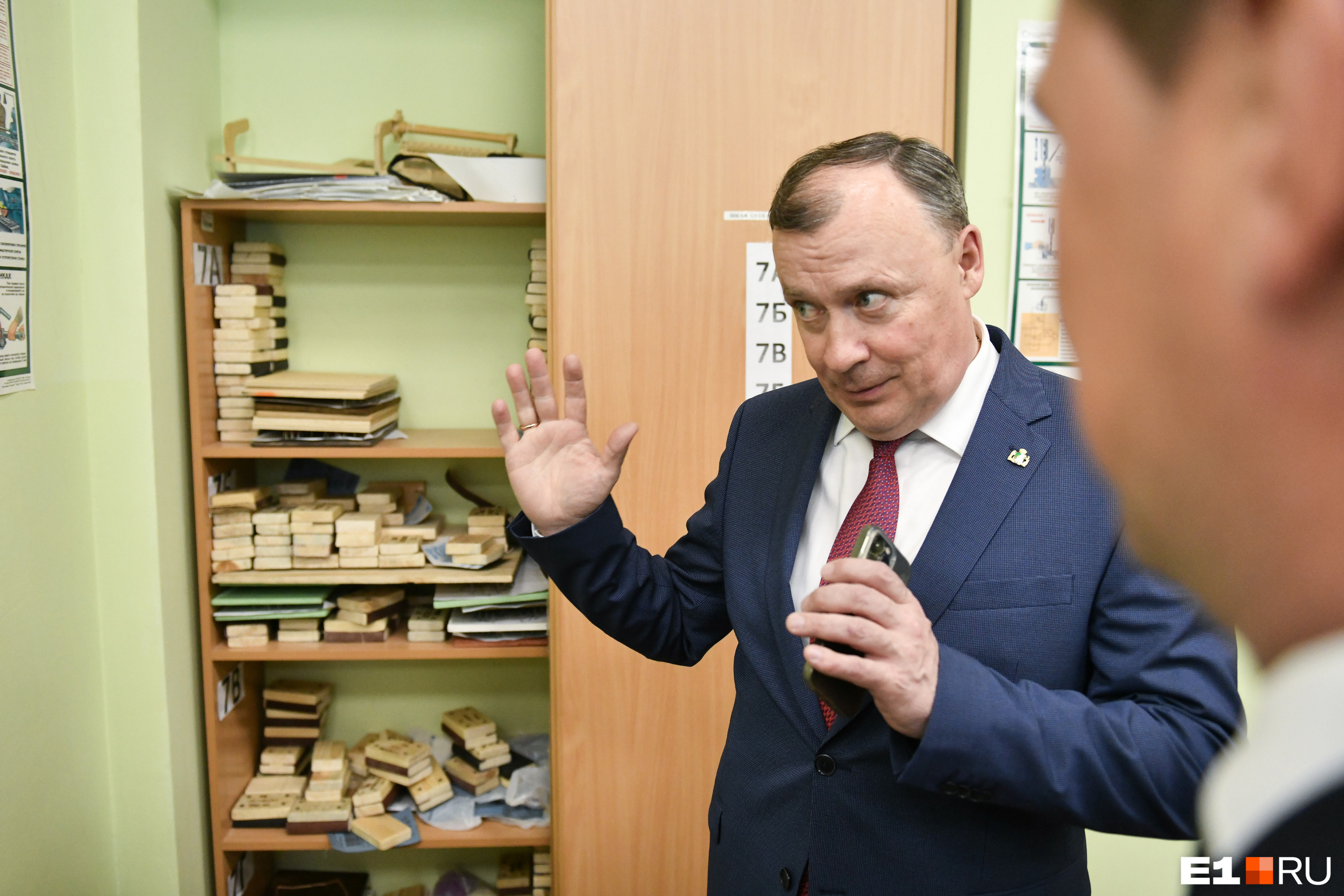В шкафу Орлов так ничего и не нашел В шкафу Орлов так ничего и не нашел
