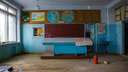 Полы заросли мхом: блогер показал заброшенную школу в Самарской области