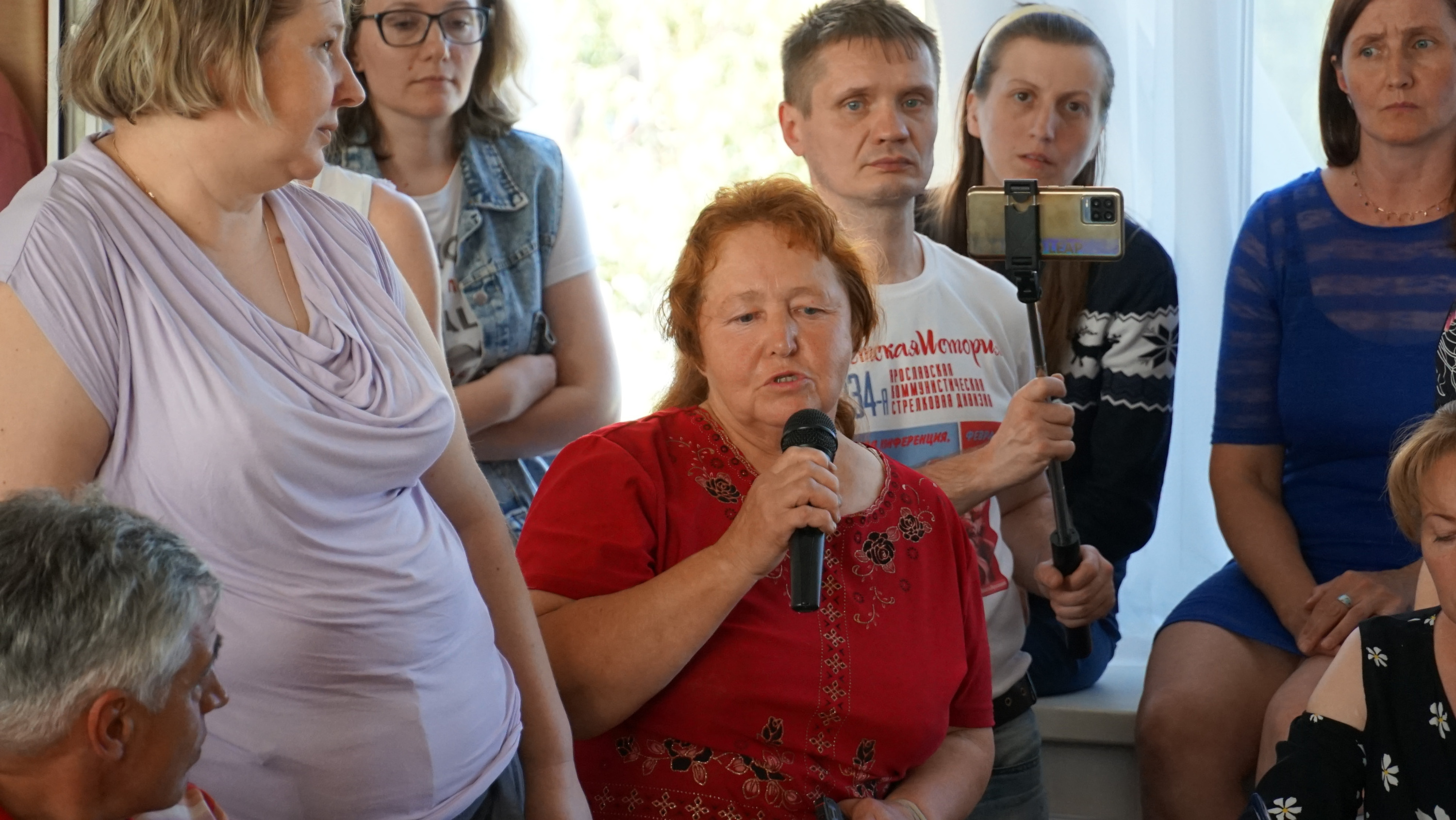 Жительница Ярославля спросила, почему мэрия не выкупила землю под стадионом