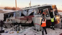 Грузовой поезд врезался в рейсовый автобус в Алтайском крае