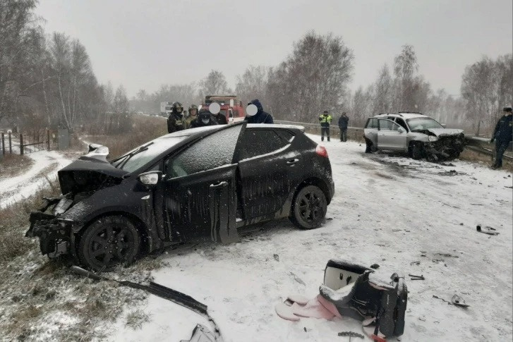 Мама с дочкой ехали на KIA Ceed, когда в них влетел Hyundai Santa Fe Мама с дочкой ехали на KIA Ceed, когда в них влетел Hyundai Santa Fe