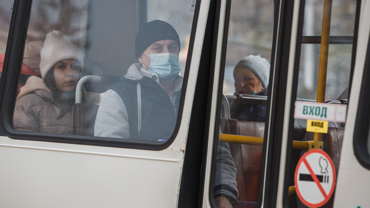 Кемеровчане сообщили, что водитель маршрутки высадил ребенка на мороз. Власти начали проверку