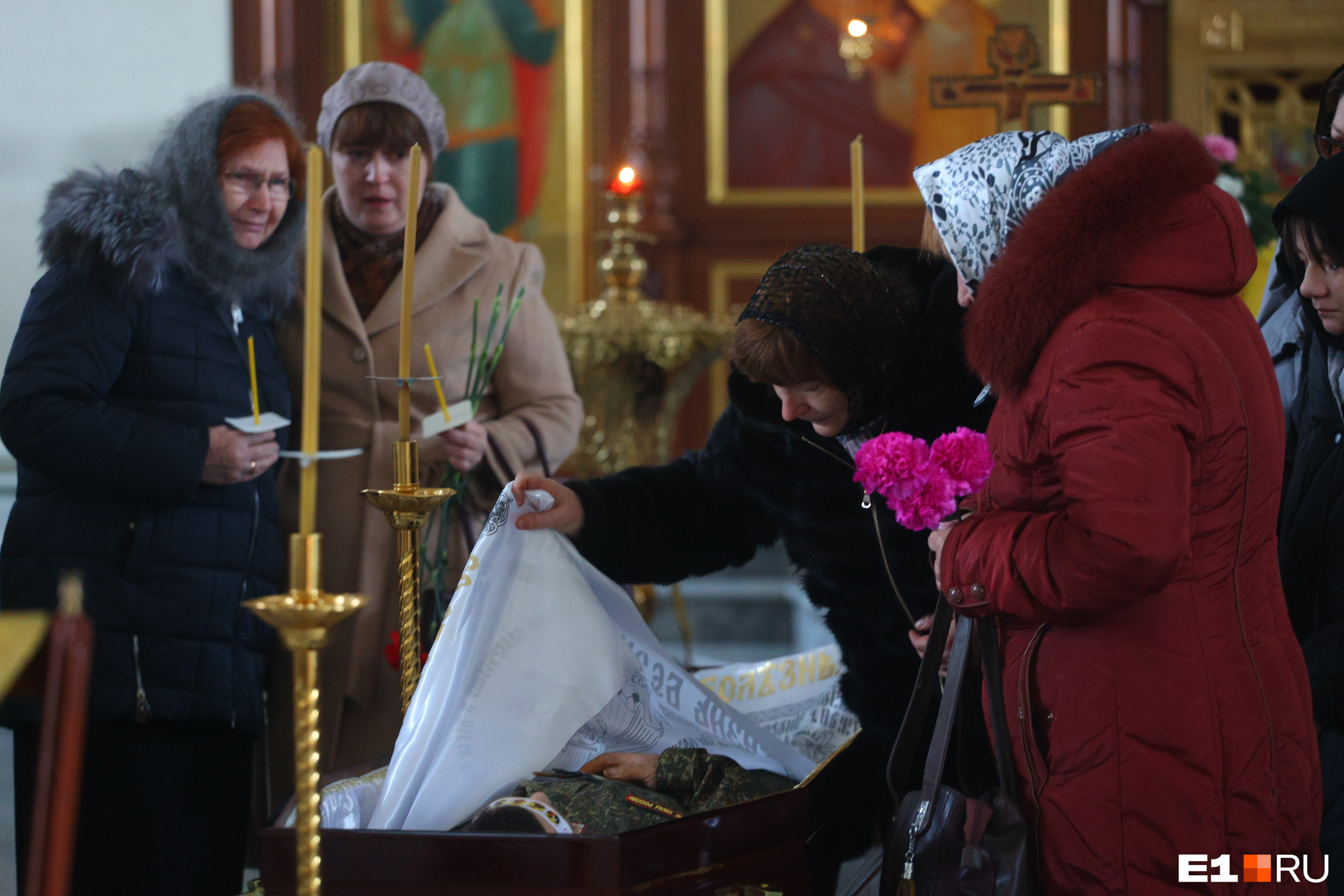 Год слез и прощаний. Мы собрали лучшие кадры ушедшего в прошлое 2022-го